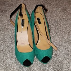 Peep toe Green Suede Zara Wedges NWT w